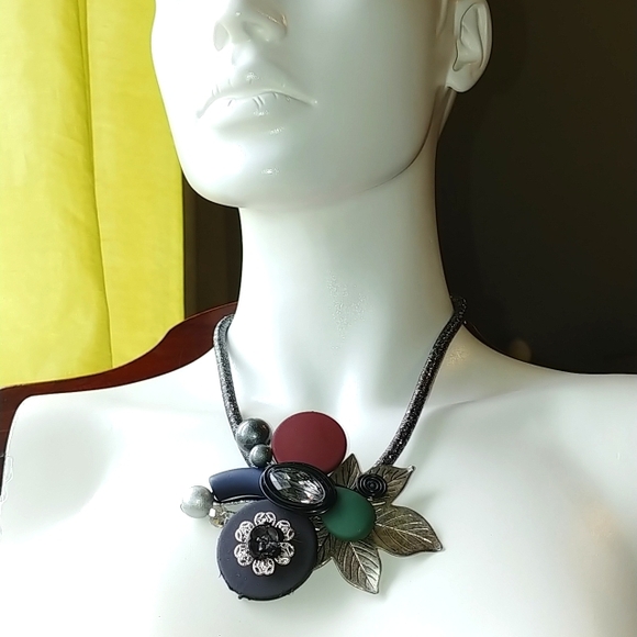 Statement fashion necklace NWT - Picture 5 of 6